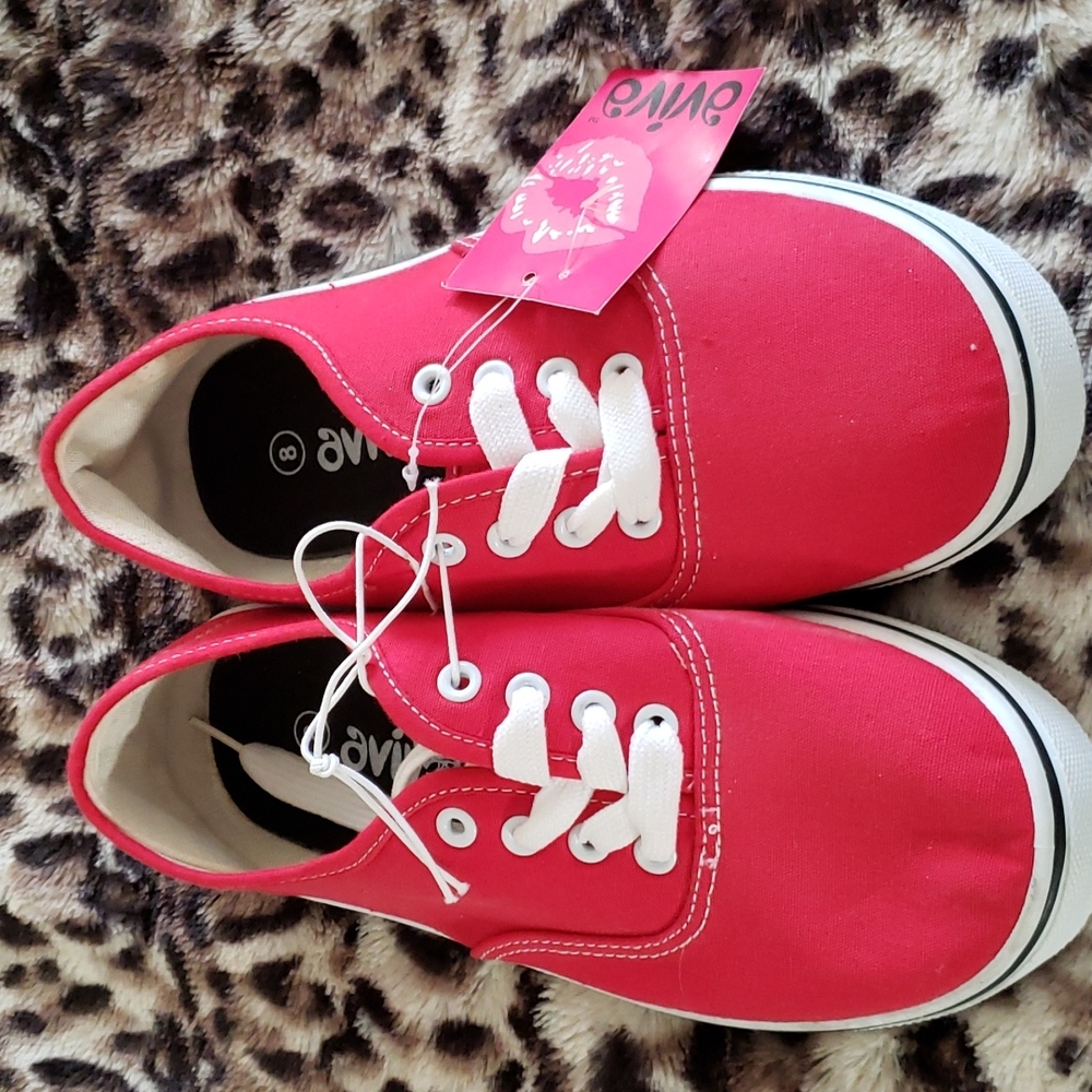 NEW Aviva red sneakers size 8